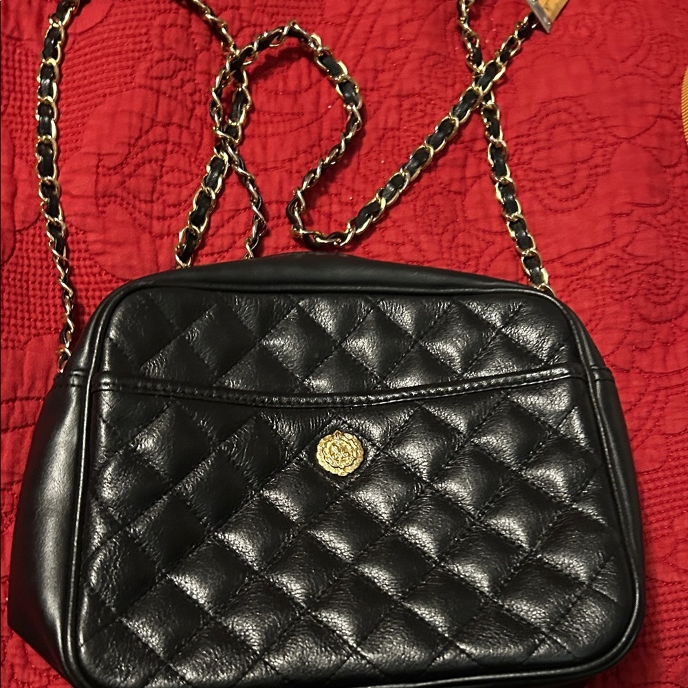 Elegant Black Quilted Shoulder Bag